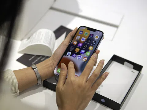 Apple trở lại ngôi vương thị phần điện thoại thông minh nhờ iPhone 13